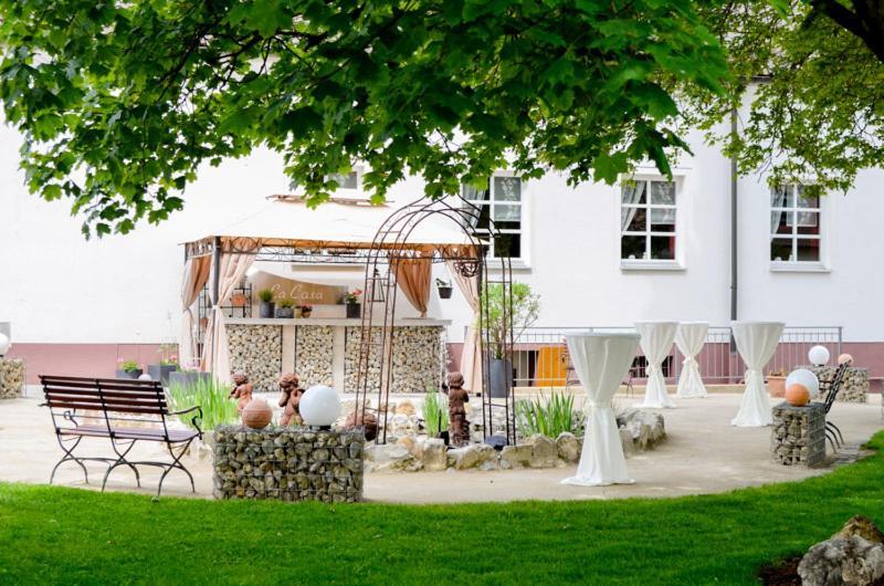 Landhotel Neukirchner Hof Neukirchen Bei Sulzbach-Rosenberg Buitenkant foto