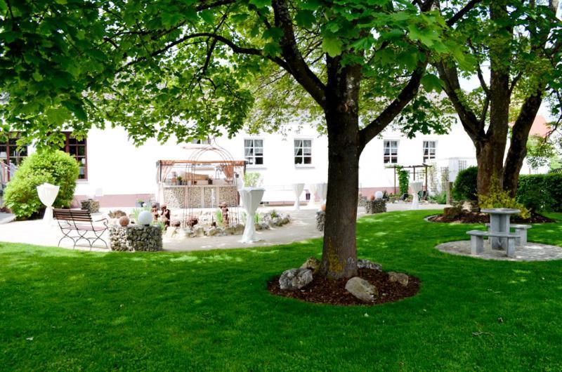 Landhotel Neukirchner Hof Neukirchen Bei Sulzbach-Rosenberg Buitenkant foto