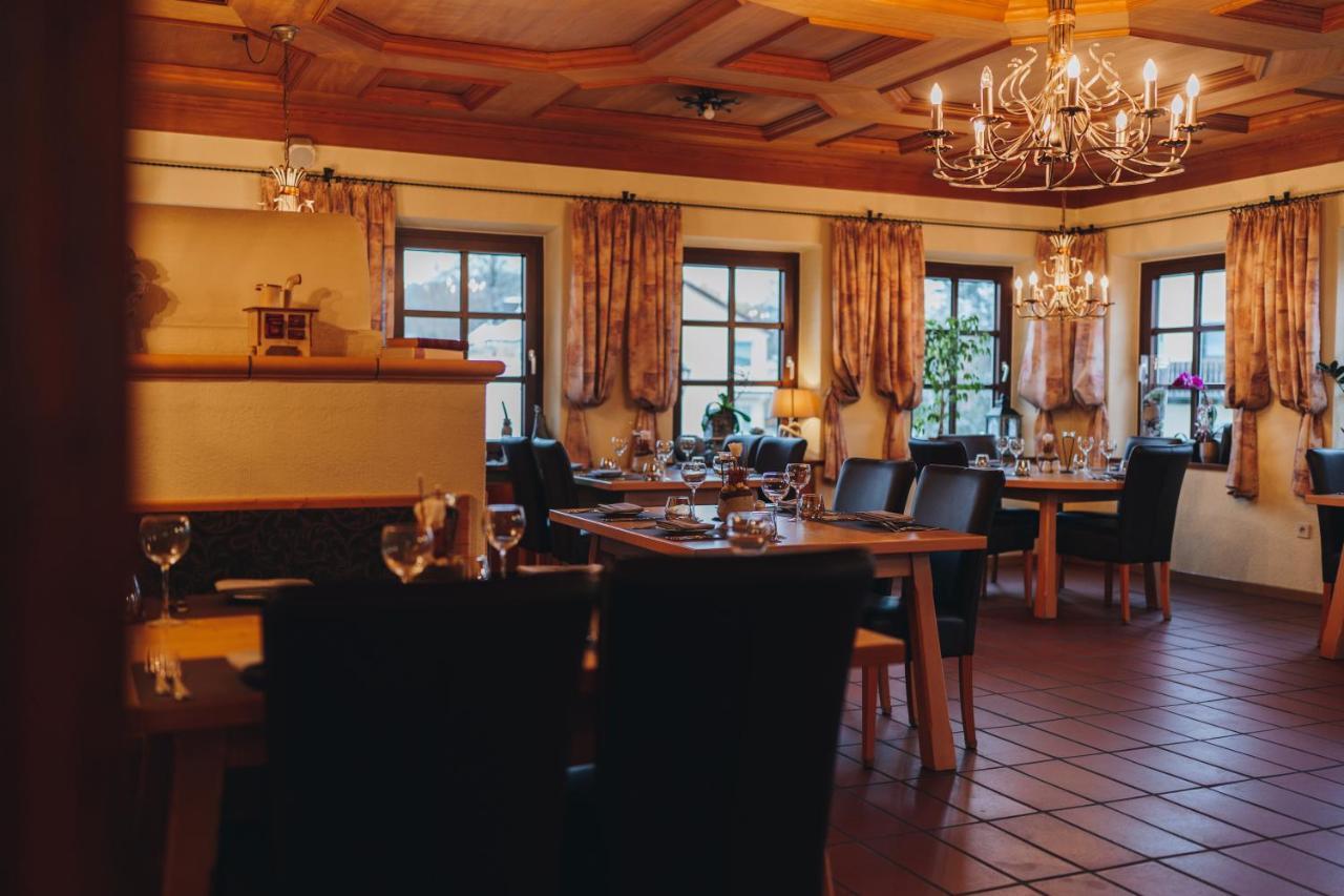Landhotel Neukirchner Hof Neukirchen Bei Sulzbach-Rosenberg Buitenkant foto