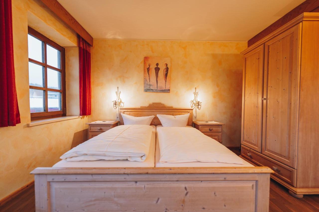 Landhotel Neukirchner Hof Neukirchen Bei Sulzbach-Rosenberg Buitenkant foto